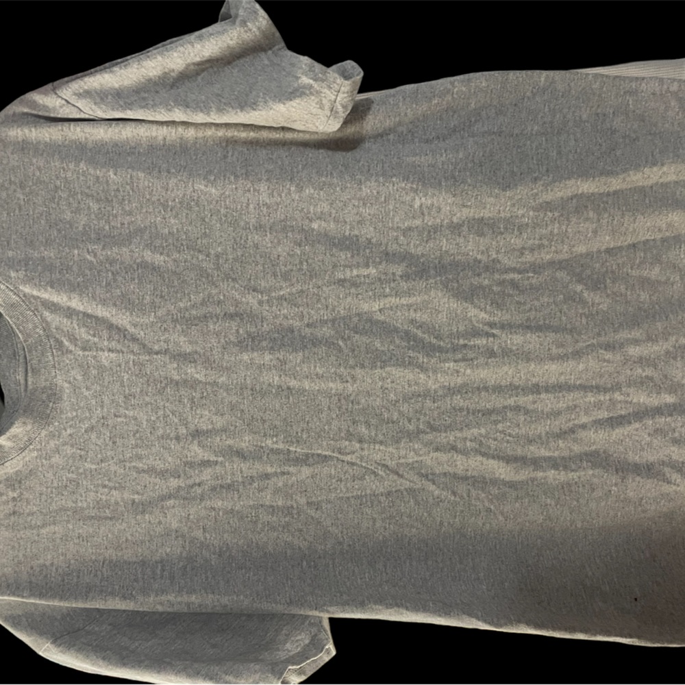 Gildan size large, short sleeve T-shirt, color, gray